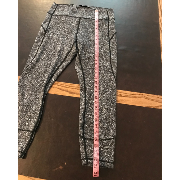 Lululemon In Movement Tight 25” Everlux Diffuse Starlight Black White - Size 12 - Picture 8 of 10